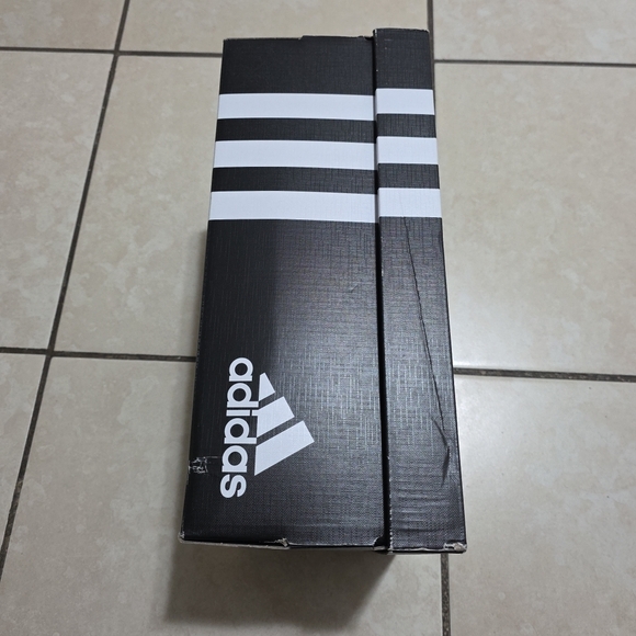 Empty Shoe Box - Picture 6 of 9